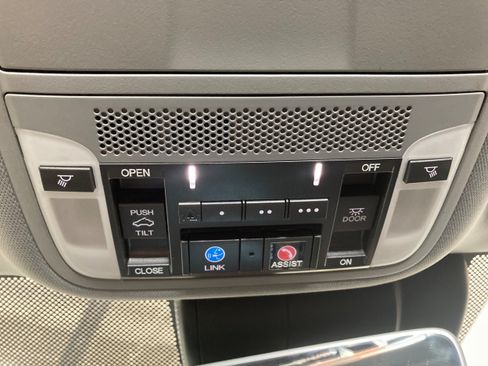 Used 2018 Acura TLX V6 SH-AWD w/ Technology Pkg image 24