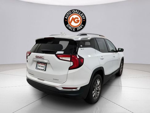 Used 2022 GMC Terrain SLT AWD/4WD image 3