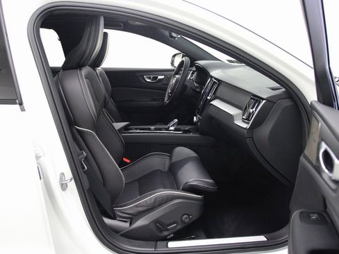 Used 2024 Volvo S60 B5 Plus w/ Climate Package image 21