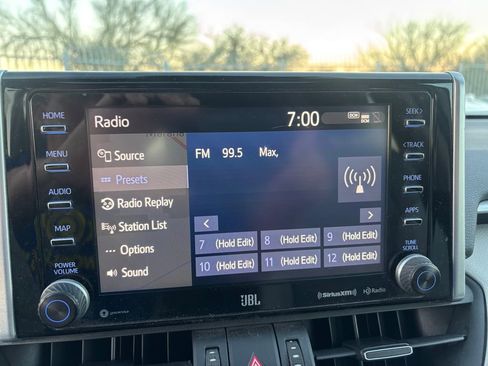 Used 2020 Toyota RAV4 Limited image 11