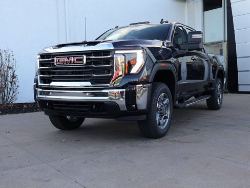 New 2026 GMC Sierra 2500 SLE AWD/4WD image 4