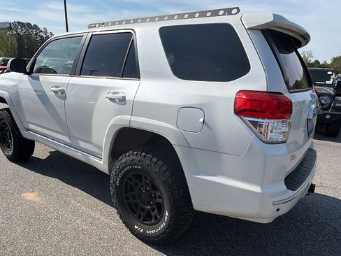 Used 2011 Toyota 4Runner SR5 w/ Convenience Pkg image 10