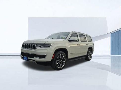 Used 2022 Jeep Wagoneer Series II w/ Premium Group I image 2