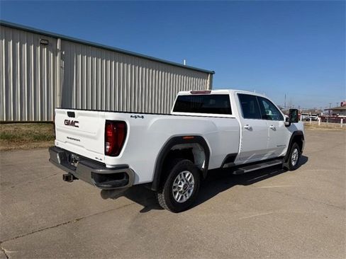 Used 2023 GMC Sierra 2500 SLE image 3
