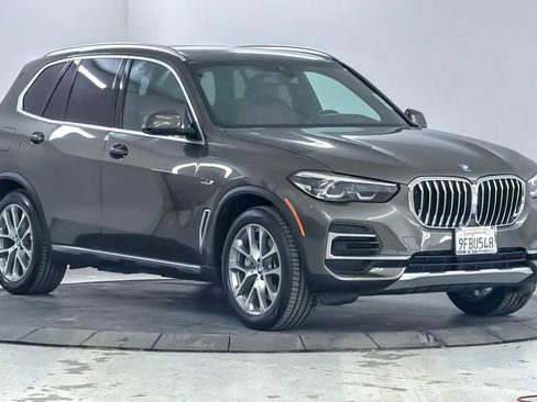 Used 2023 BMW X5 xDrive45e w/ Climate Comfort Package image 9