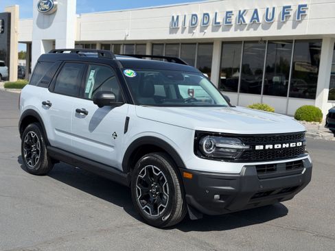 New 2026 Ford Bronco Sport Outer Banks w/ Outer Banks Tech Package+ AWD/4WD image 1
