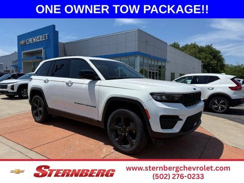 Used 2023 Jeep Grand Cherokee Altitude AWD/4WD image 1