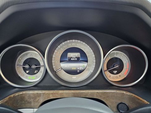 Used 2014 Mercedes-Benz E 550 4MATIC Sedan image 29