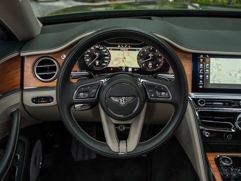 Certified 2024 Bentley Flying Spur W12 image 28