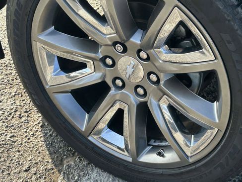 Used 2019 Chevrolet Tahoe LT image 9