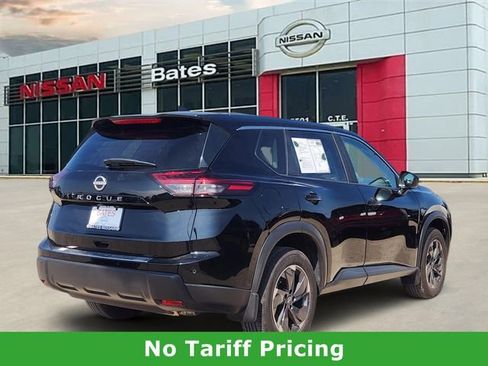 Certified 2025 Nissan Rogue SV image 4