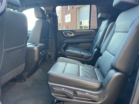 Used 2021 Chevrolet Suburban LT w/ LT Signature Package image 26