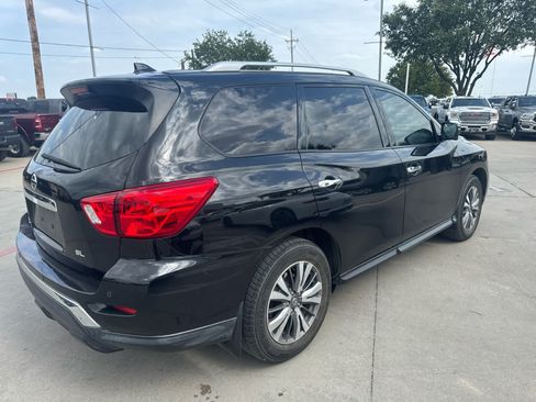 Used 2019 Nissan Pathfinder SL FWD image 3