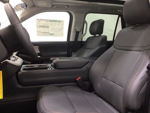 New 2025 Ford Expedition Active image 11