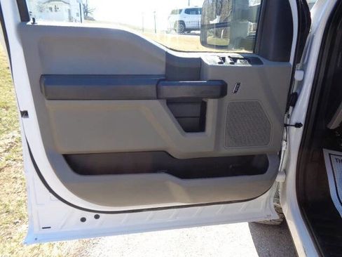 Used 2022 Ford F250 XL w/ Power Equipment Group image 11