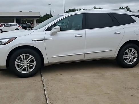 Used 2021 Buick Enclave Essence w/ Sound and Sites Package AWD/4WD image 5