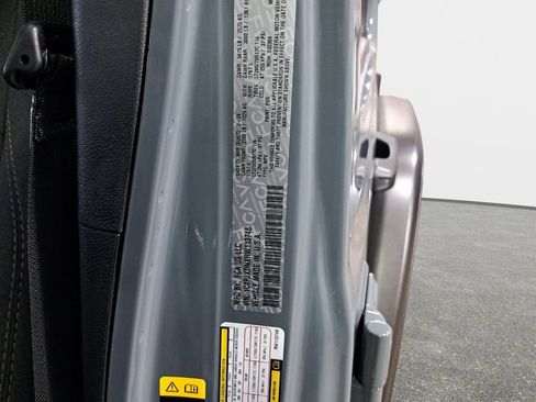 Certified 2024 Jeep Wrangler Willys image 37