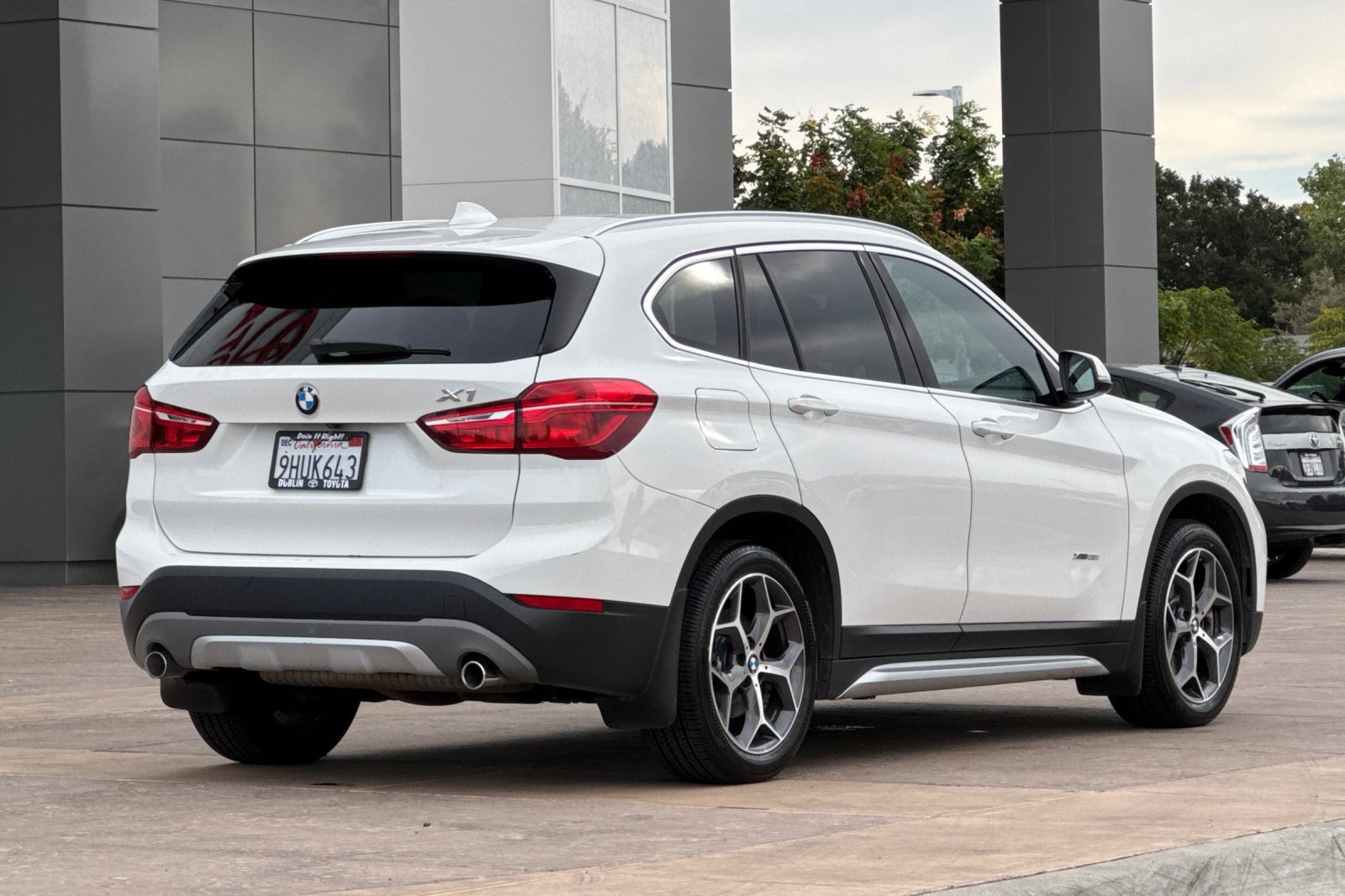 Used 2018 BMW X1 xDrive28i w/ Convenience Package AWD/4WD image 4