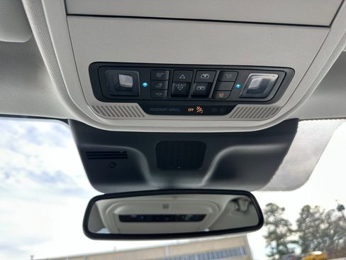 Used 2025 Ford Expedition Active image 37