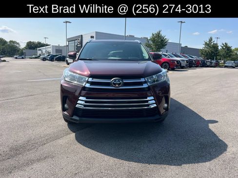 Used 2018 Toyota Highlander Limited FWD image 2