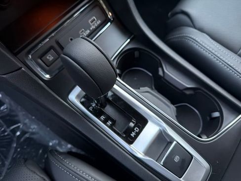 New 2025 Subaru Ascent Limited image 35