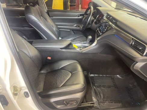 Used 2019 Toyota Camry XSE image 11
