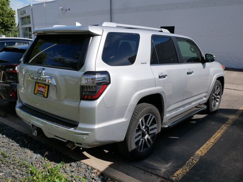 Used 2018 Toyota 4Runner Limited AWD/4WD image 4