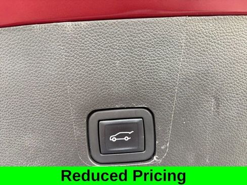 Used 2023 Chevrolet Traverse LT image 36