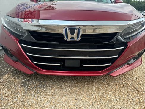 Used 2021 Honda Accord Touring image 11