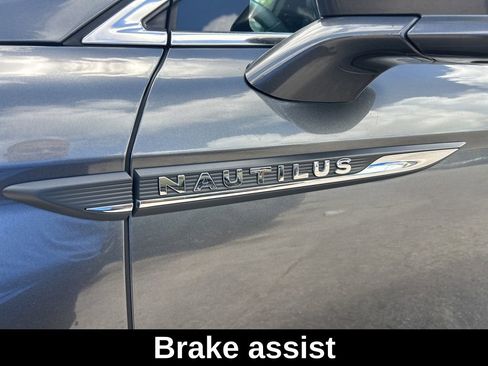 Used 2020 Lincoln Nautilus FWD image 19