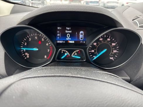 Used 2019 Ford Escape SE image 28