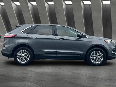 Used 2024 Ford Edge SEL image 3