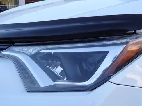 Used 2017 Toyota RAV4 LE FWD image 20