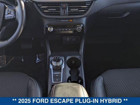 Certified 2025 Ford Escape PHEV image 20
