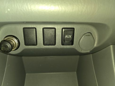 Used 2010 Toyota Tacoma 4x4 Access Cab V6 image 16