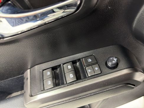 Used 2019 Toyota Tacoma TRD Sport w/ Technology Package image 21