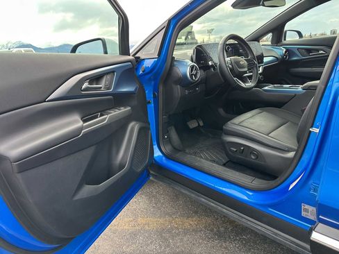 Used 2024 Chevrolet Equinox EV LT image 19