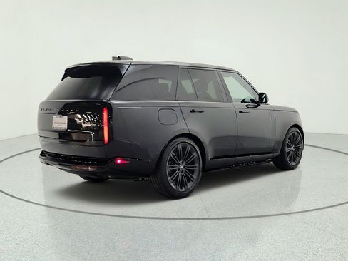 Used 2025 Land Rover Range Rover SE AWD/4WD image 5
