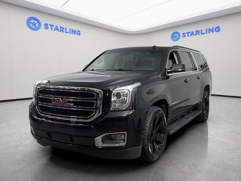 Used 2020 GMC Yukon XL SLT w/ Open Road Package AWD/4WD image 2