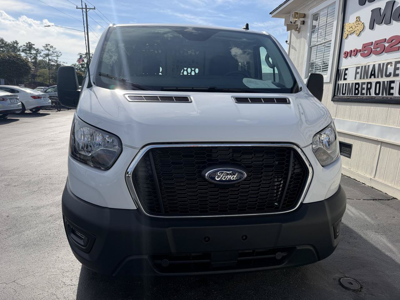 Used 2025 Ford Transit 250 Low Roof w/ Exterior Upgrade Package RWD image 3