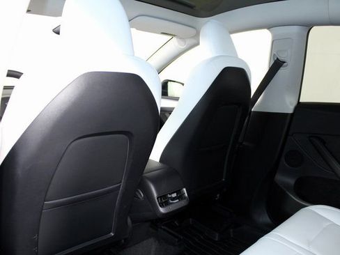 Used 2023 Tesla Model Y Performance image 21