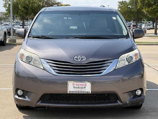 Used 2016 Toyota Sienna XLE FWD image 8