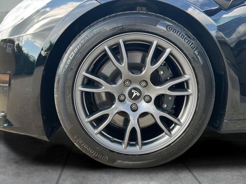 Used 2022 Tesla Model S AWD/4WD image 25