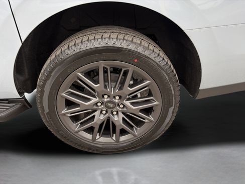 New 2026 Ford Expedition Max Platinum w/ Stealth Appearance Package AWD/4WD image 32