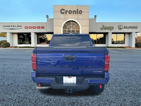 Used 2025 Toyota Tacoma TRD Off-Road w/ TRD Off Road Premium Package image 4