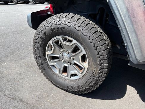 Used 2018 Jeep Wrangler Rubicon AWD/4WD image 10