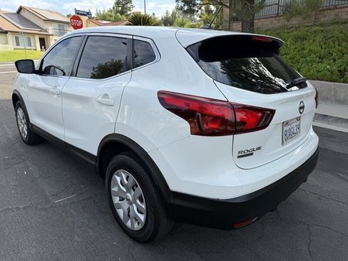 Used 2019 Nissan Rogue Sport S image 5