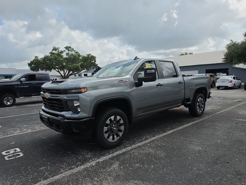 Used 2024 Chevrolet Silverado 2500 Custom w/ Custom Convenience Package AWD/4WD image 7