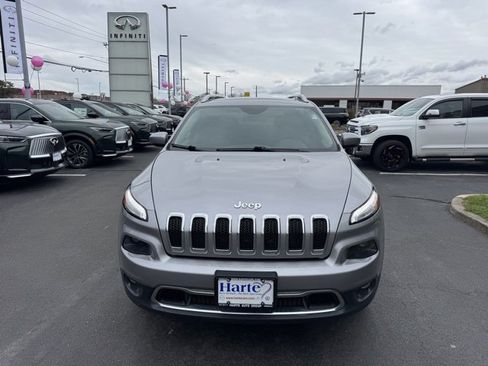 Used 2018 Jeep Cherokee Limited image 2