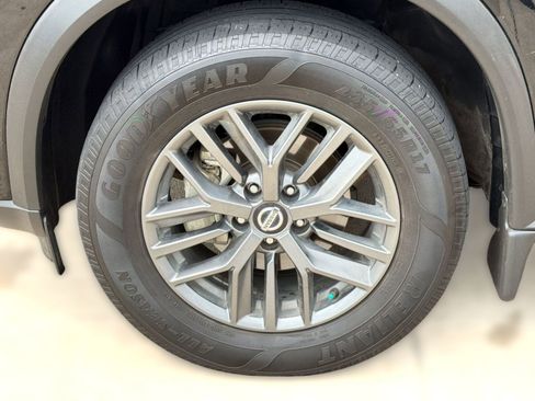 Used 2021 Nissan Rogue S image 12